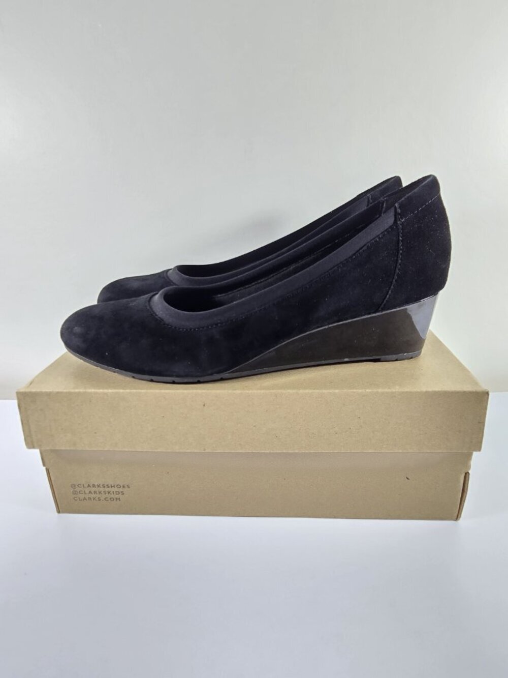 Clarks Mallory Berry Womens Wedge Pumps Heels Shoes Black Suede Leather Size 9